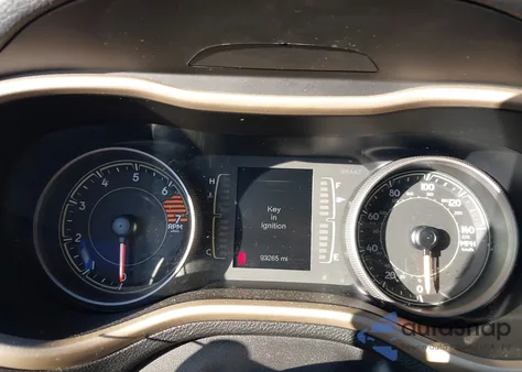 2018 Jeep Cherokee Latitude Fwd z USA, uszkodzony, nr VIN 1C4PJLCB2JD537456